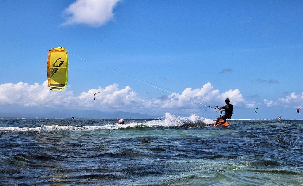 Comment se pratique le kitesurf ?